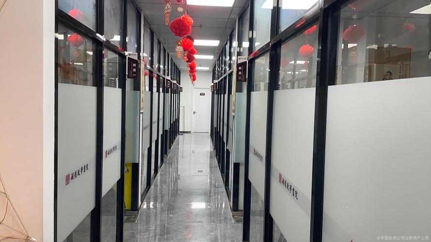 毓德致学书院是一所由宁波慈溪市教育局批准成立的非学历教育培训机构